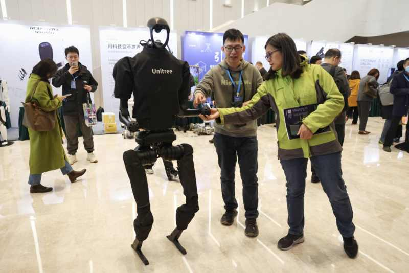 First Chinese Humanoid Robot Industry Conference Kicks Off In Beijing