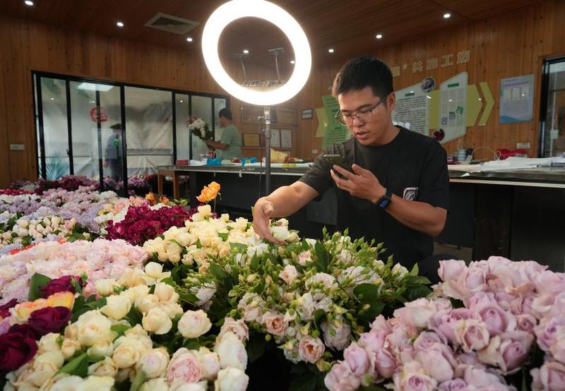 China urges financial sector to boost credit support for small businesses