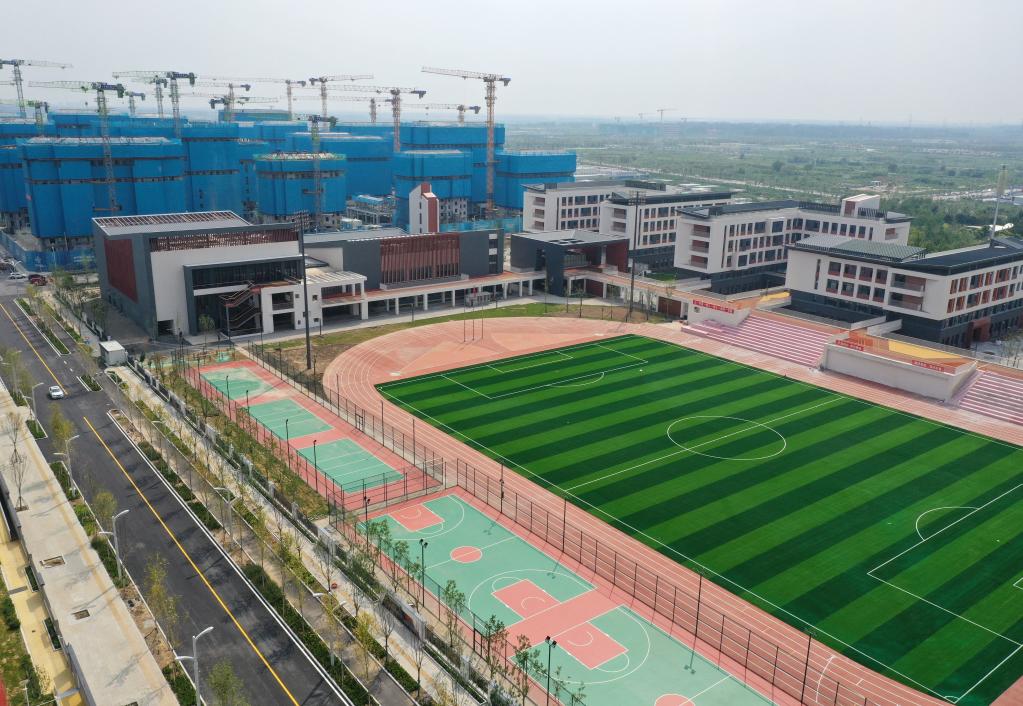 这是北京四中雄安校区（2022年8月17日摄）。